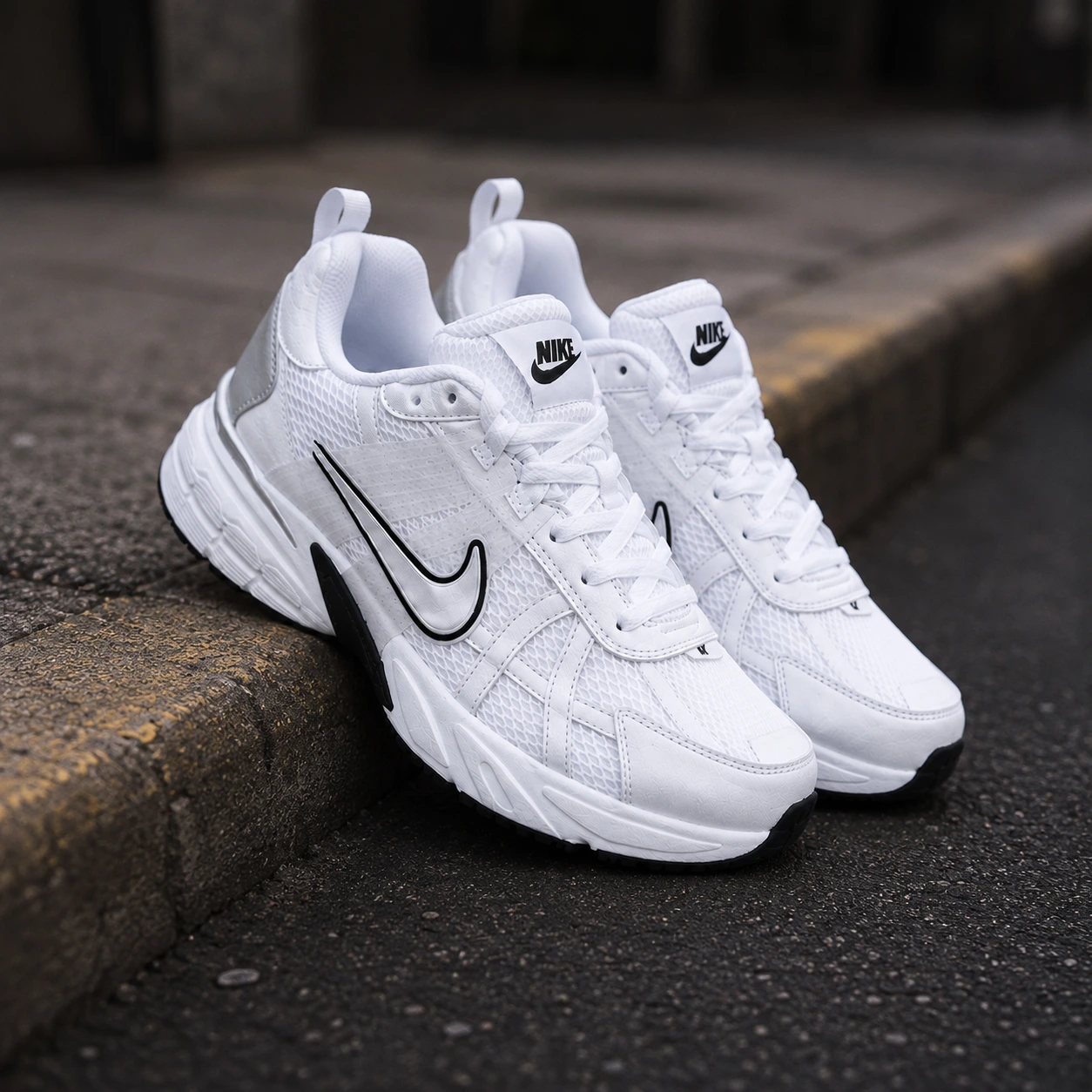 کفش ورزشی نایک وی تو کی ران NIKE V2K RUN-سفید